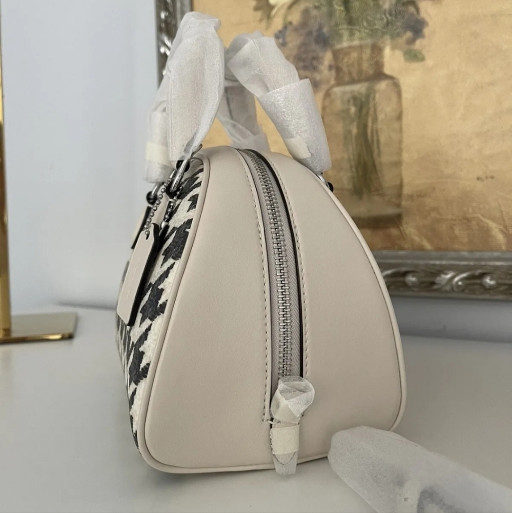 New COACH Silver/Cream/Black Sydney Satchel With Houndstooth Print - Picture 3 of 9